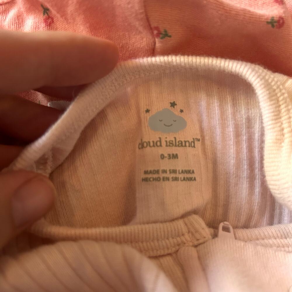 Lot of 25 Baby Girls Clothes NB 0-3m 3-6m Carters Gerber Cloud Island Tahari - Picture 9 of 9